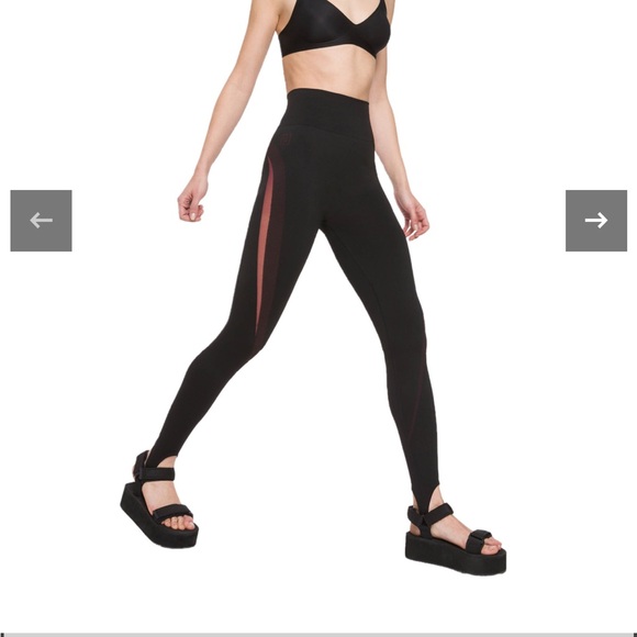 Wolford Pants - Wolford butterfly stirrup legging black/burgundy. Size M